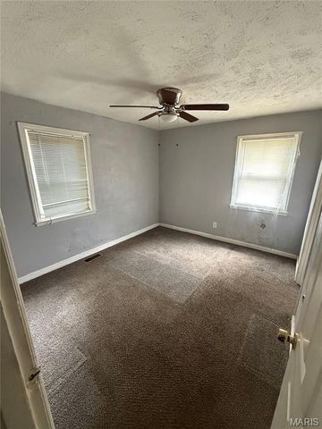 5604 Sunbury Avenue, Country Club Hills, MO 63136