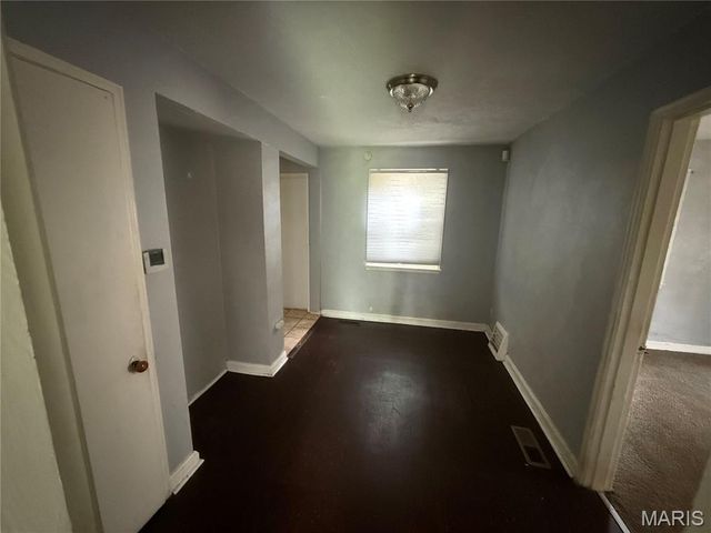 5604 Sunbury Avenue, Country Club Hills, MO 63136