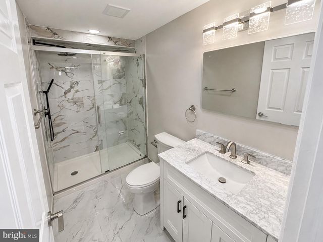 5 CANTERBURY COURT, Mechanicsburg, PA 17050
