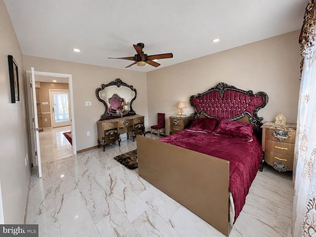 5 CANTERBURY COURT, Mechanicsburg, PA 17050