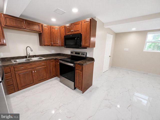 5 CANTERBURY COURT, Mechanicsburg, PA 17050