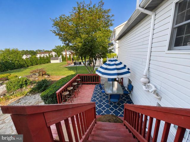 5 CANTERBURY COURT, Mechanicsburg, PA 17050