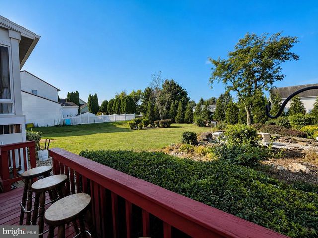 5 CANTERBURY COURT, Mechanicsburg, PA 17050