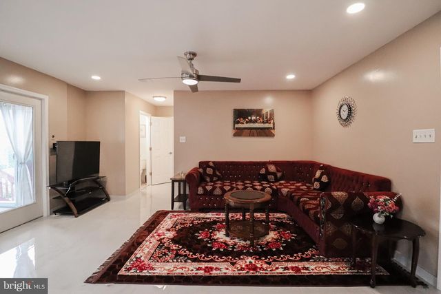 5 CANTERBURY COURT, Mechanicsburg, PA 17050