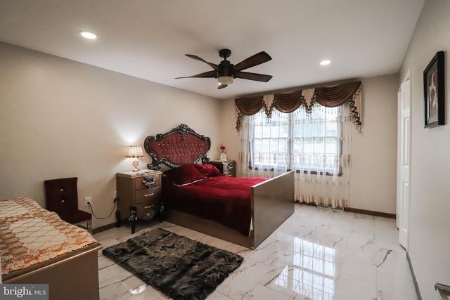5 CANTERBURY COURT, Mechanicsburg, PA 17050