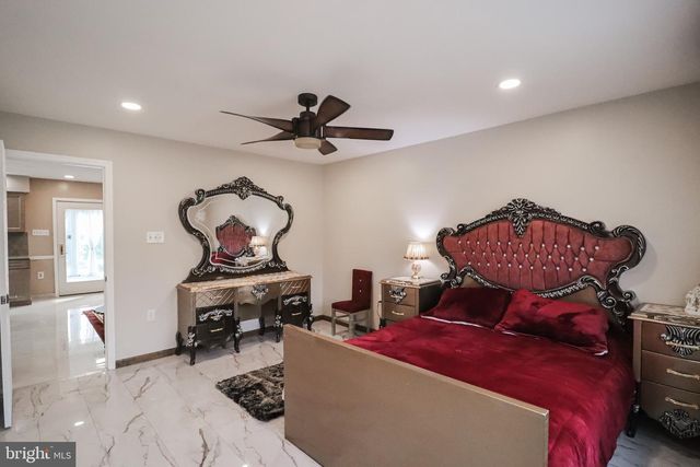5 CANTERBURY COURT, Mechanicsburg, PA 17050