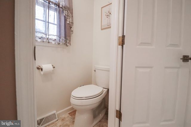 5 CANTERBURY COURT, Mechanicsburg, PA 17050