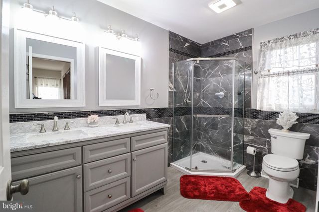 5 CANTERBURY COURT, Mechanicsburg, PA 17050