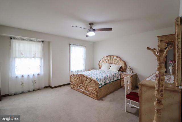 5 CANTERBURY COURT, Mechanicsburg, PA 17050