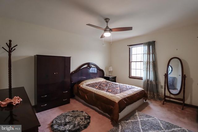 5 CANTERBURY COURT, Mechanicsburg, PA 17050