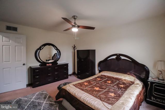 5 CANTERBURY COURT, Mechanicsburg, PA 17050