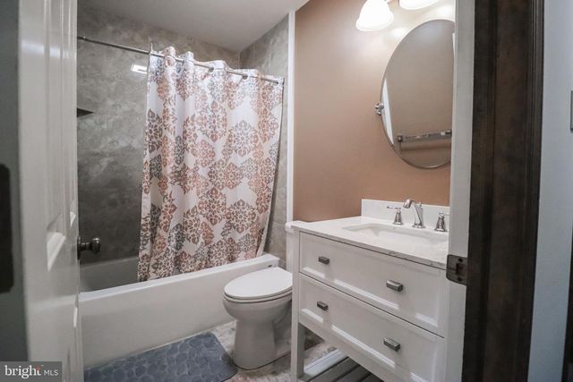 5 CANTERBURY COURT, Mechanicsburg, PA 17050