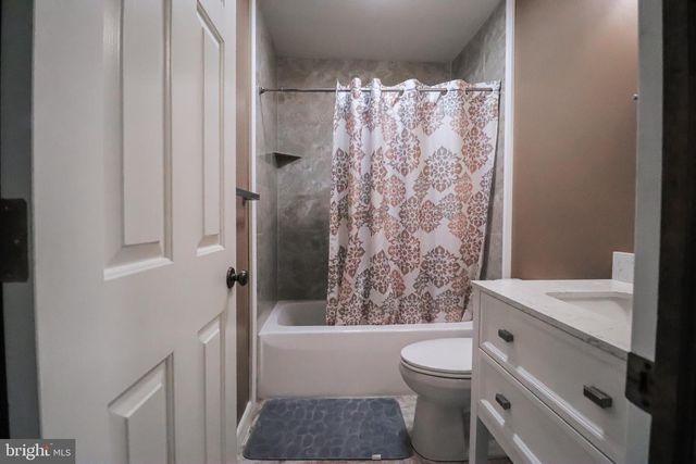5 CANTERBURY COURT, Mechanicsburg, PA 17050
