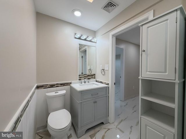 5 CANTERBURY COURT, Mechanicsburg, PA 17050