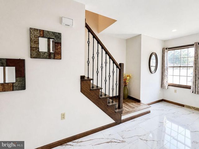 5 CANTERBURY COURT, Mechanicsburg, PA 17050