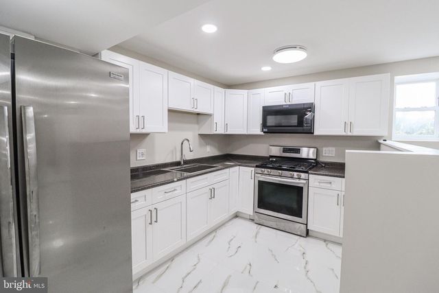 5 CANTERBURY COURT, Mechanicsburg, PA 17050