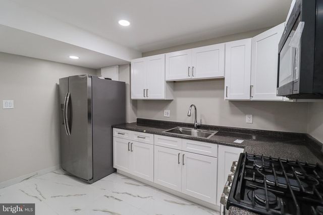 5 CANTERBURY COURT, Mechanicsburg, PA 17050