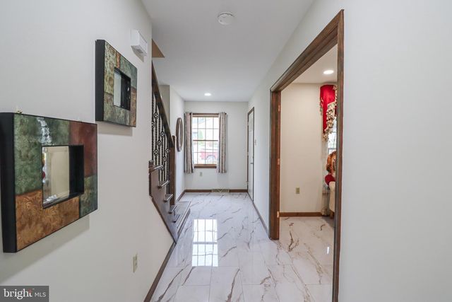 5 CANTERBURY COURT, Mechanicsburg, PA 17050