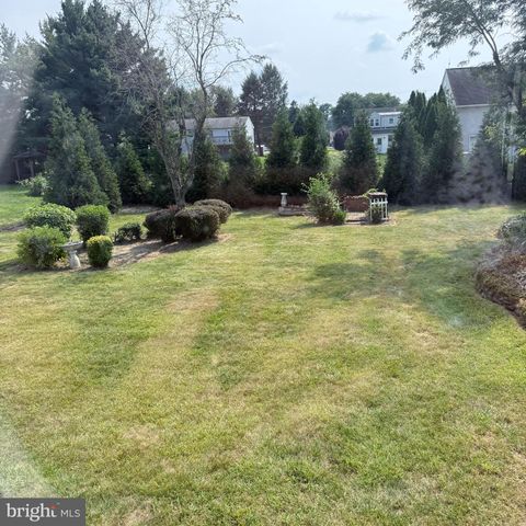 5 CANTERBURY COURT, Mechanicsburg, PA 17050