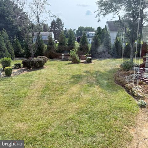 5 CANTERBURY COURT, Mechanicsburg, PA 17050