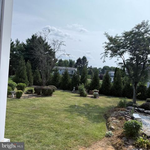 5 CANTERBURY COURT, Mechanicsburg, PA 17050