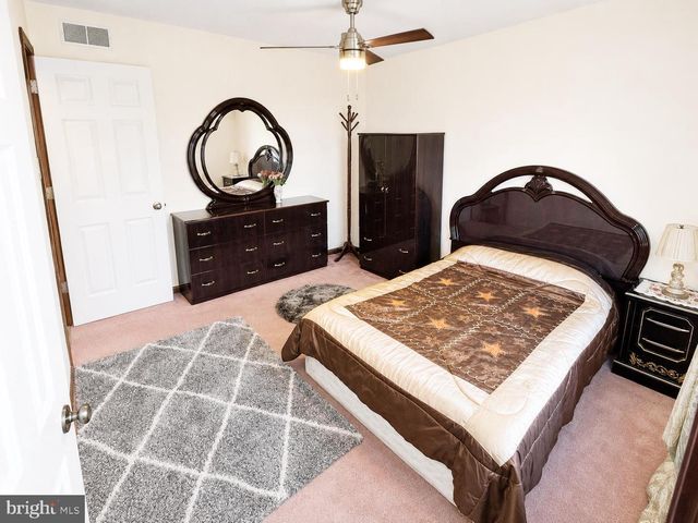 5 CANTERBURY COURT, Mechanicsburg, PA 17050