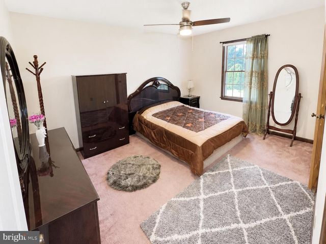 5 CANTERBURY COURT, Mechanicsburg, PA 17050