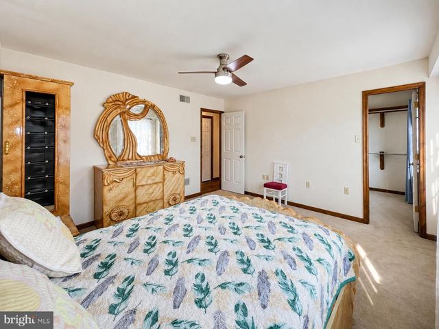 5 CANTERBURY COURT, Mechanicsburg, PA 17050
