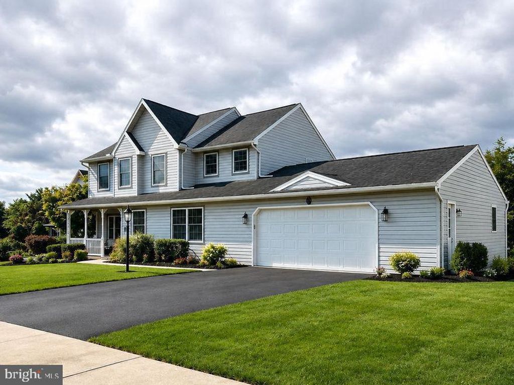 5 CANTERBURY COURT, Mechanicsburg, PA 17050