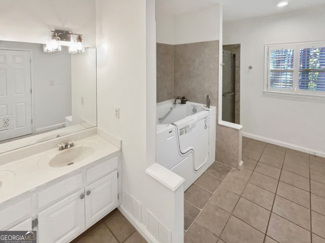 86 Lancaster Way, Newnan, GA 30263