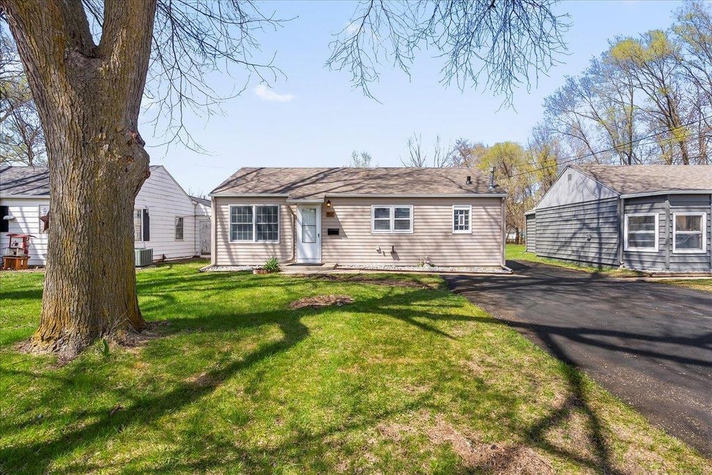 1107 Central Avenue, Evansdale, IA 50707