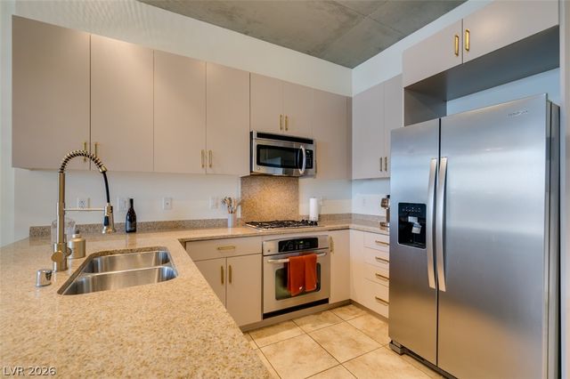 353 Bonneville Ave 343, Las Vegas, NV 89101