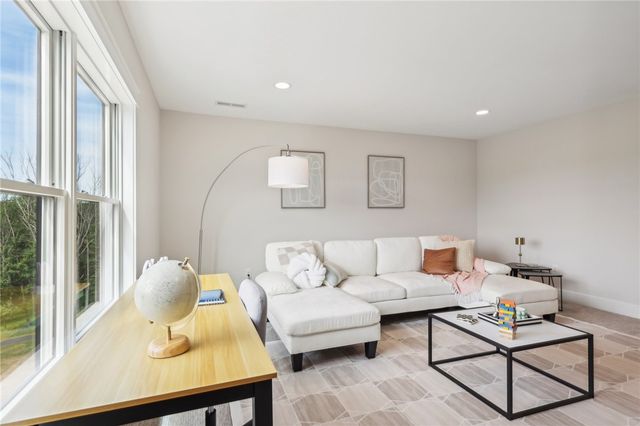 104 Amaryllis Lane, Marshall, PA 15005