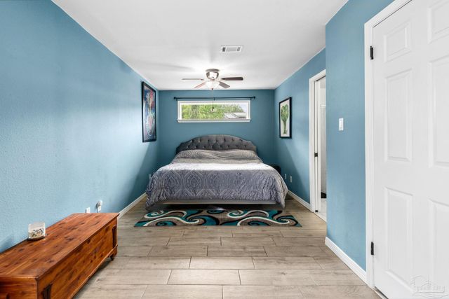 903 Clearview Ave, Pensacola, FL 32505