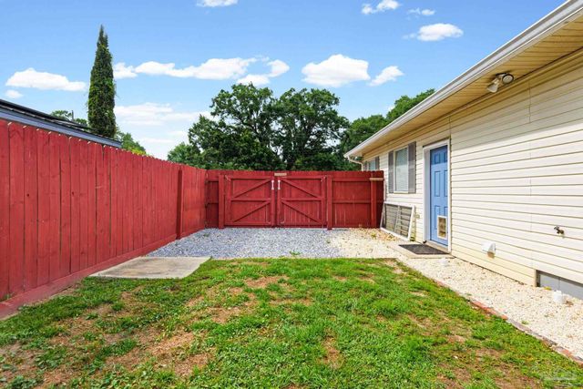 903 Clearview Ave, Pensacola, FL 32505