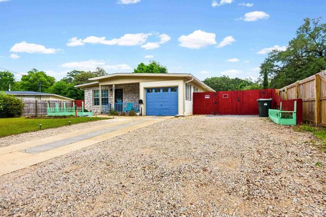 903 Clearview Ave, Pensacola, FL 32505