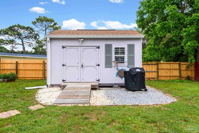 903 Clearview Ave, Pensacola, FL 32505