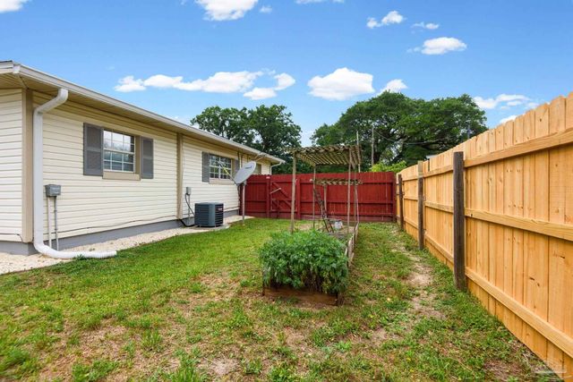 903 Clearview Ave, Pensacola, FL 32505