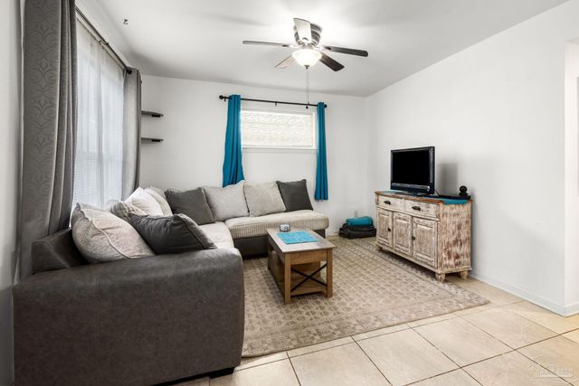 903 Clearview Ave, Pensacola, FL 32505