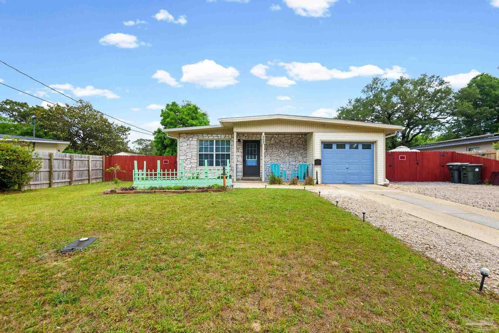 903 Clearview Ave, Pensacola, FL 32505