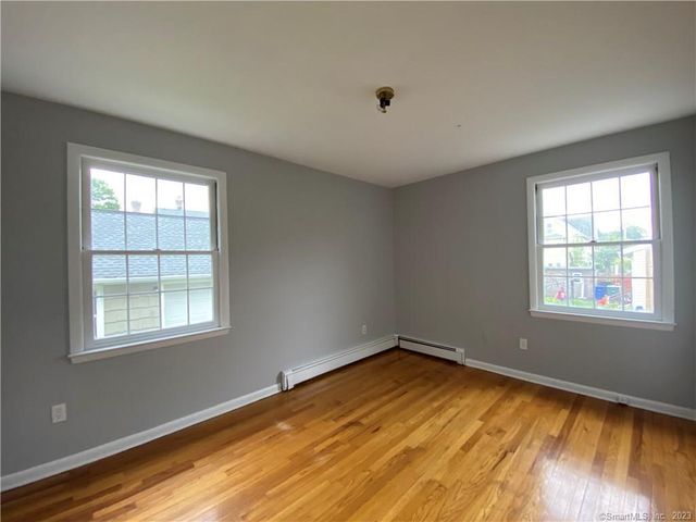 56 Hallock Street 1st, Bridgeport, CT 06606