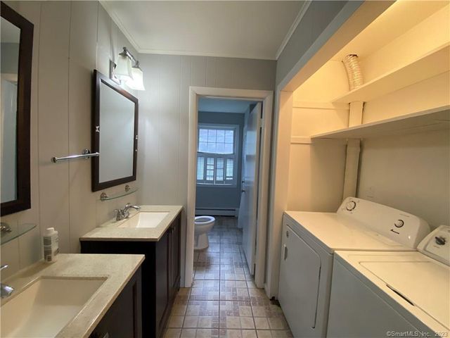 56 Hallock Street 1st, Bridgeport, CT 06606