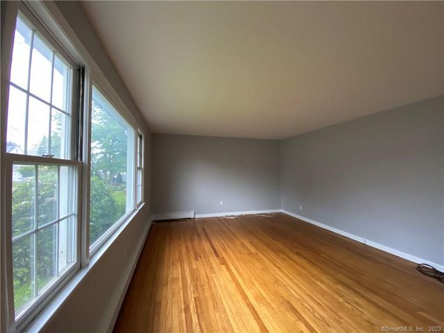 56 Hallock Street 1st, Bridgeport, CT 06606