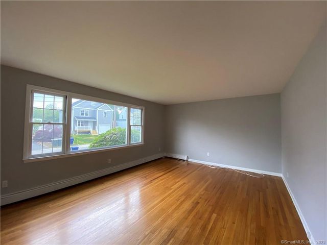 56 Hallock Street 1st, Bridgeport, CT 06606