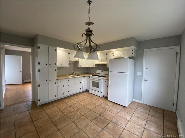 56 Hallock Street 1st, Bridgeport, CT 06606