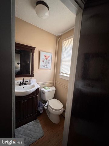 22-24 W CANAL ST, Dover, PA 17315