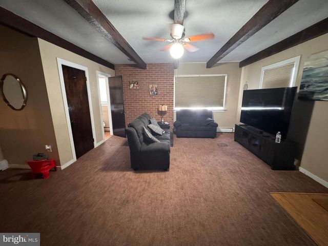 22-24 W CANAL ST, Dover, PA 17315