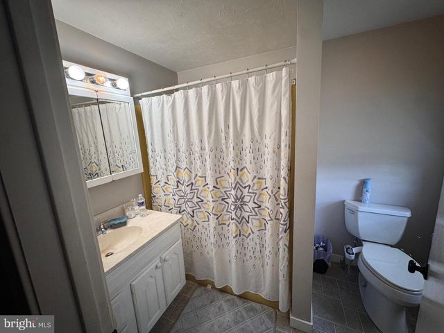 22-24 W CANAL ST, Dover, PA 17315