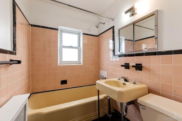 20-29 28th Street, Astoria, NY 11105