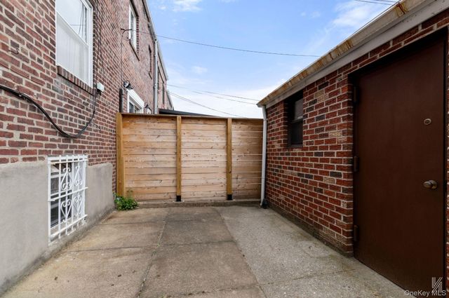 20-29 28th Street, Astoria, NY 11105